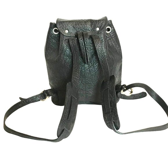 Overland Black Leather Backpack With Drawstring & Zip Pocket - Picture 3 of 10